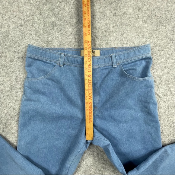 Wrangler Authentic Denim Mens 38x30 Blue Light Wash Straight Leg‎ Jeans - Picture 3 of 11